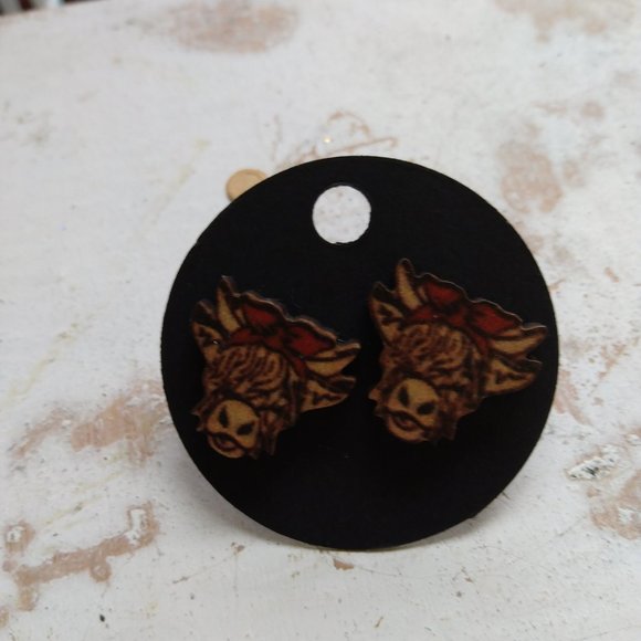 Highlander Cow with Red Headband earrings - Picture 2 of 2